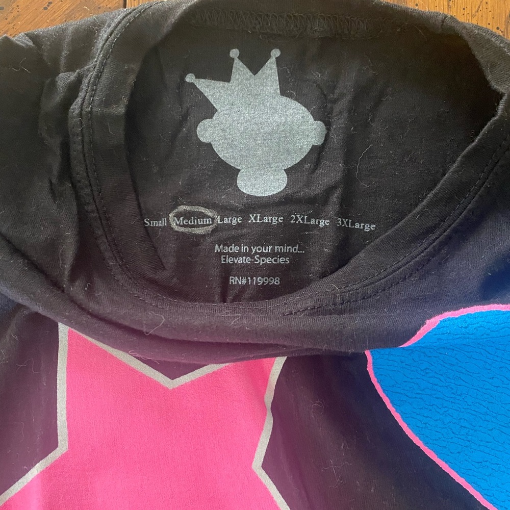 Rare T-shirt short sleeve no longer available.